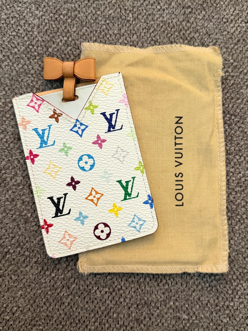 0193 Louis Vuitton | Murakami Mirror w/ Case